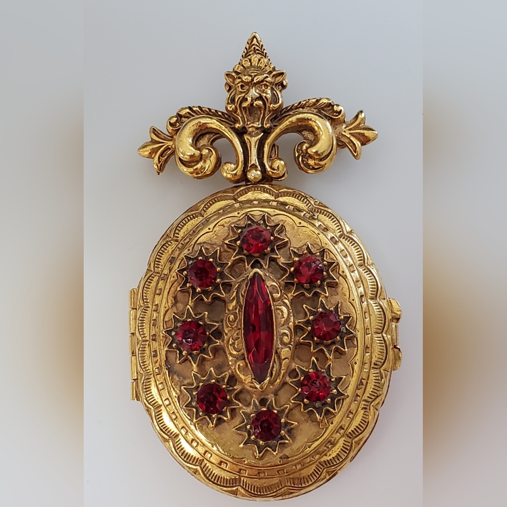 Florenza locket brooch